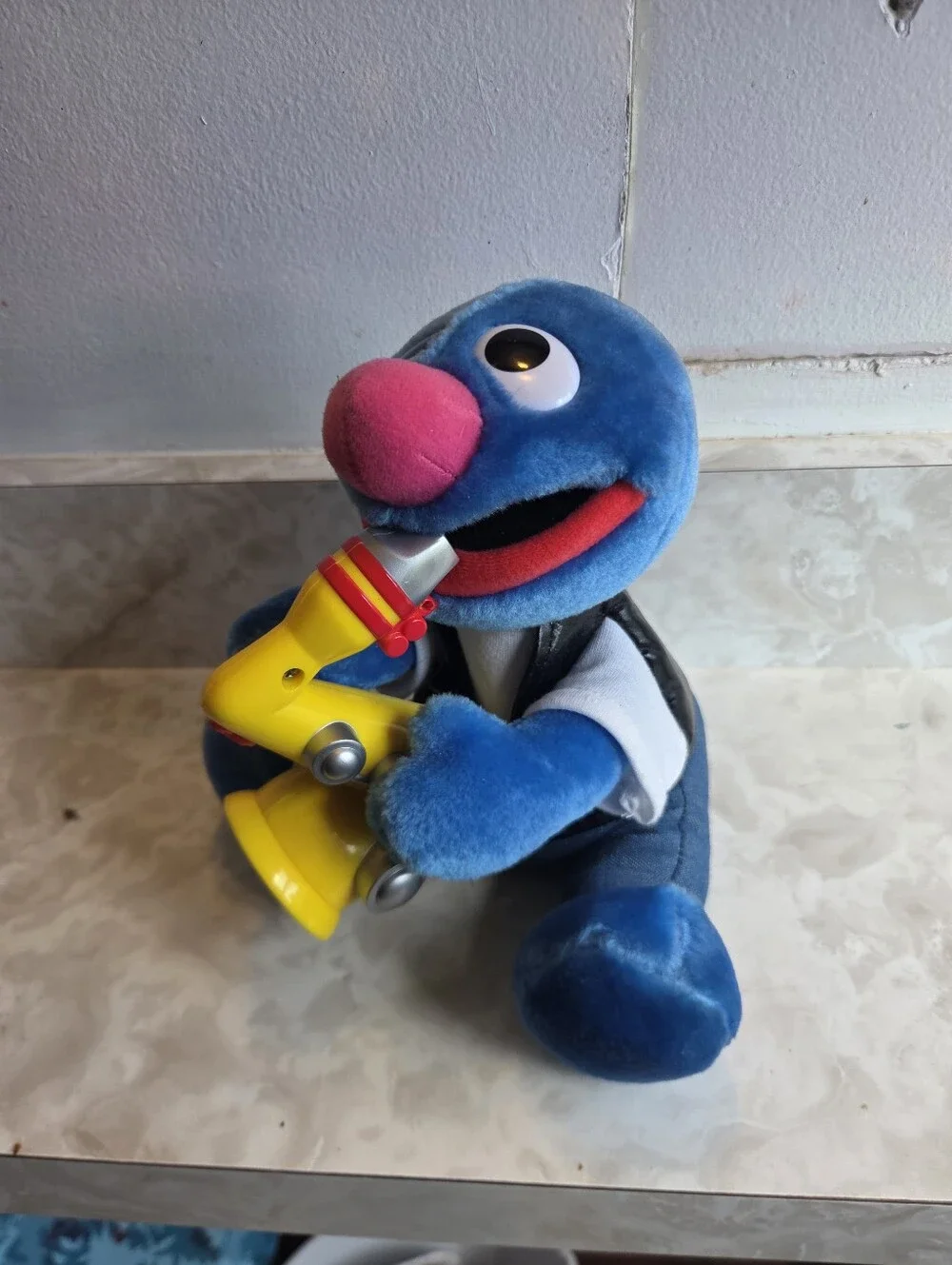 Tyco 1999 Rock & Roll Grover Plush Toy  Musical Sesame Street